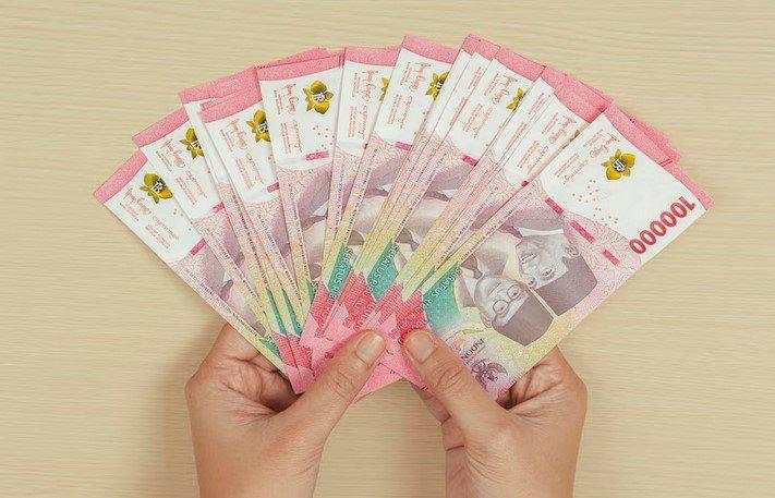 Rupiah Hari Ini Ditutup Lesu ke Rp16.676 per USD