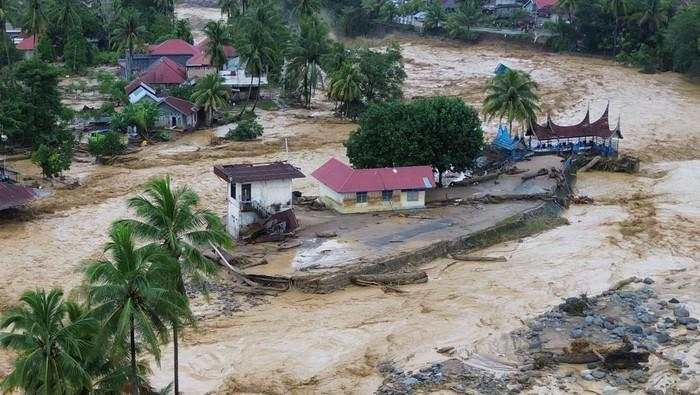 ESDM Angkat Bicara soal Penyebab Banjir & Longsor di Sumatera