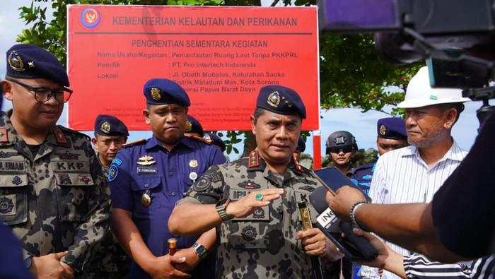 KKP Segel Reklamasi Tambang Ilegal di Papua