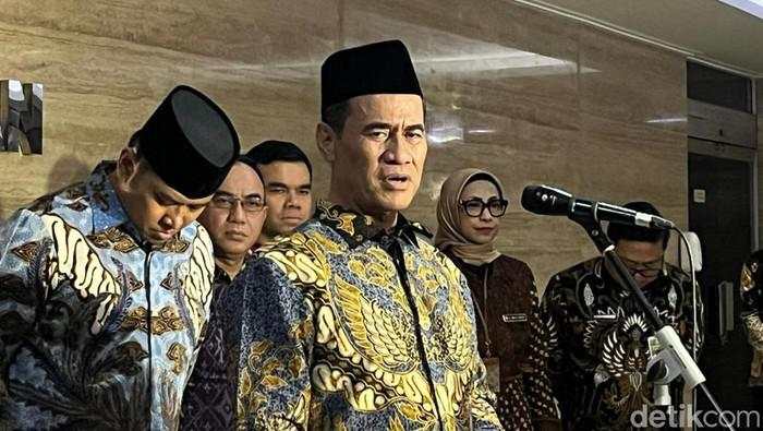 Izin Usaha 90 Kios Dicabut Gegara Jual Pupuk Subsidi di Atas HET