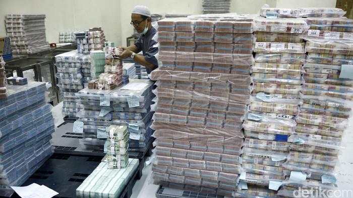 Belanja Pusat Tembus Rp 1.879 Triliun, Naik Rp 45 Triliun