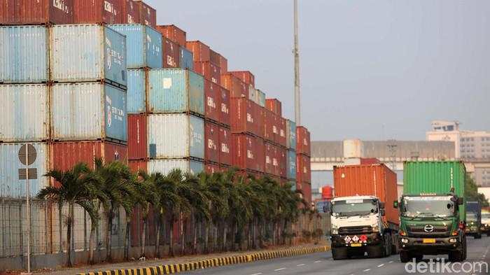 Impor RI hingga September US$ 176,32 Miliar, Naik 2,62%