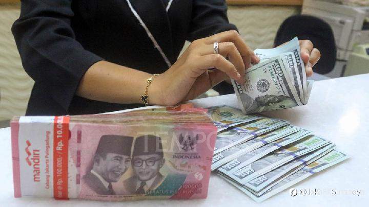Rupiah Melemah ke Rp16.742 per Dolar AS di Awal Perdagangan Rabu