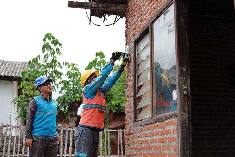 PLN Sambungkan Listrik Gratis untuk 171 Warga Prasejahtera di Tulungagung