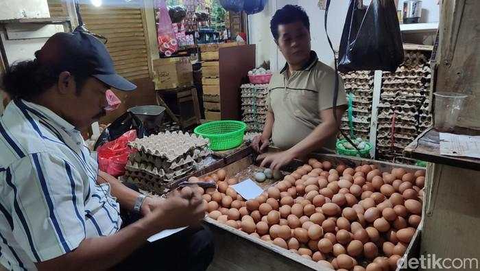 Ayam & Telur Ikut Sumbang Inflasi Oktober