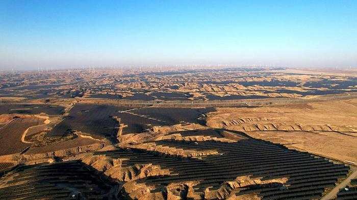 Pembangkit Listrik Tenaga Surya Ubah Gurun Gobi Menjadi Lumbung Energi Hijau