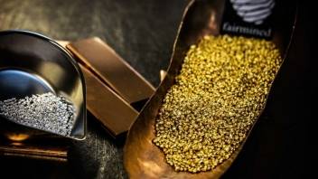 Emas Turun Tipis, Profit Taking Menahan Reli