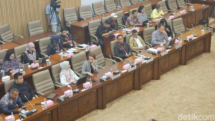 Pedagang Pakaian Impor Bekas Ngadu ke DPR: Minta Dilegalkan-Rela Dipajaki 10%