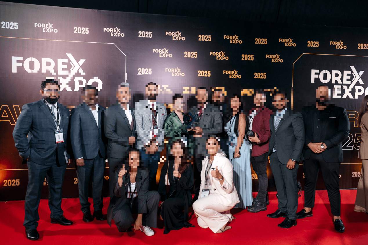 散户骂平台骂得爽，其实客服比你更早看到你破防