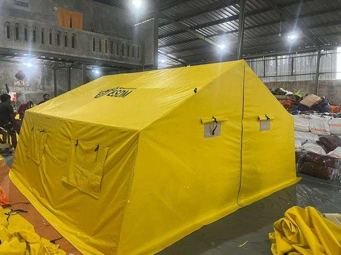 Bahlil Kirim 120 Tenda Darurat untuk Pengungsi Bencana Banjir & Longsor di Tapsel