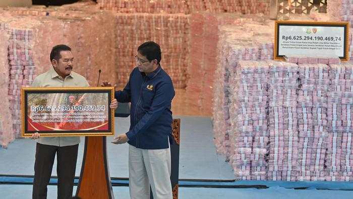 Potensi Penerimaan dari Penertiban Kawasan Hutan Tembus Rp 100 T di 2026