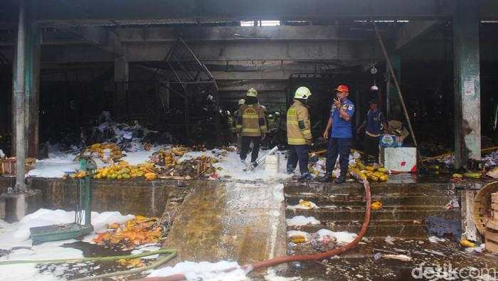 Pasar Induk Kramat Jati Terbakar, Aktivitas Pedagang Lumpuh