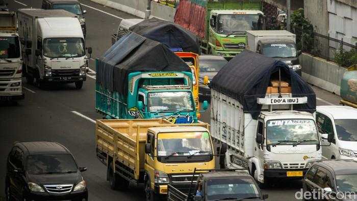 Pengusaha Protes Waktu Pembatasan Angkutan Barang: Terlalu Panjang!