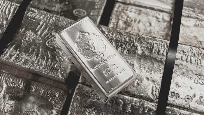 Tak Cuma Emas, Harga Perak Juga Pecah Rekor!