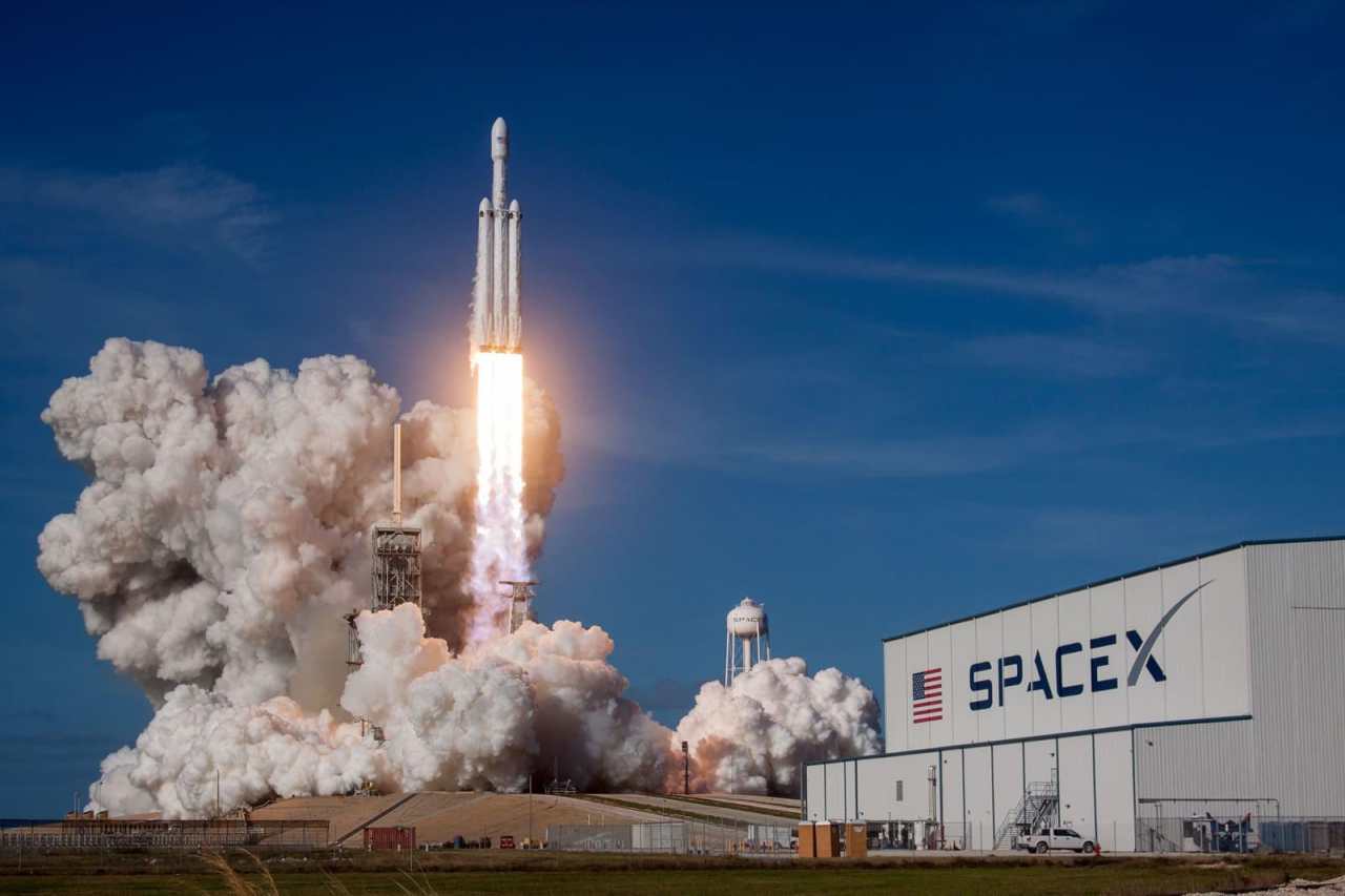 SpaceX Dikabarkan Bakal IPO, Apa Saja Bisnis Perusahaannya?