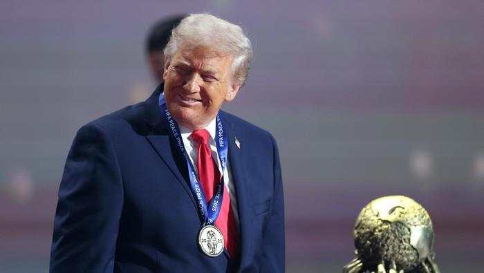 Trump Tunda Kenaikan Tarif Impor Furnitur Selama Setahun