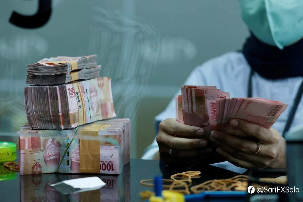 Rupiah Ditutup Melemah ke Rp16.725 di Akhir Perdagangan