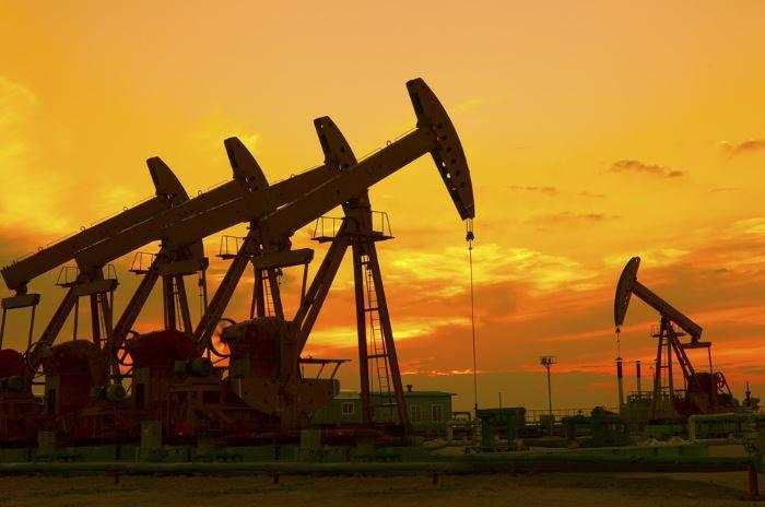 Harga Minyak Rata-rata Diproyeksi USD65 di 2026, Tertekan Pasokan yang Berlebih