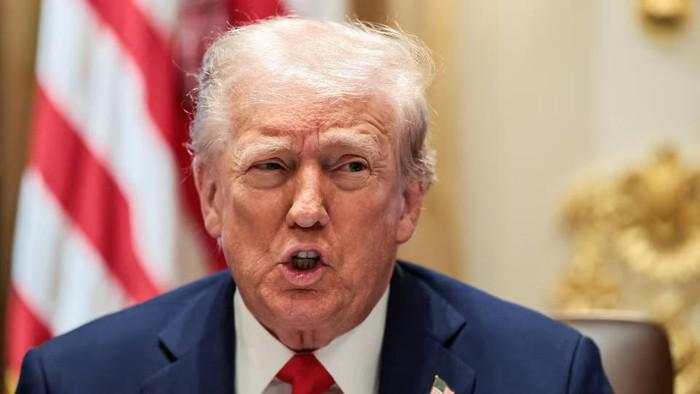 Trump Tunda Tarif Impor Tinggi Produk Furnitur hingga 2027