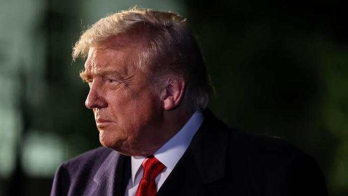 Trump Ancam Kerek Tarif 25% ke Mitra Dagang Iran, Ini Daftarnya