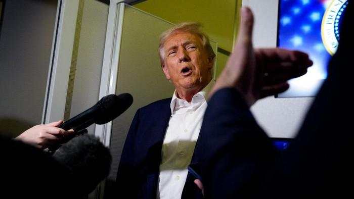 Trump Patok Tarif 25% buat Impor Chip