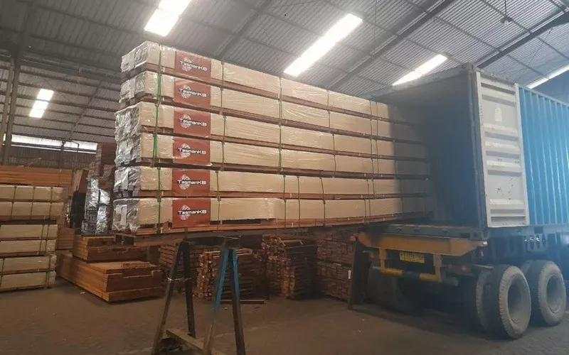 Komisaris Utama Darbe Wood (KAYU) Meninggal Dunia