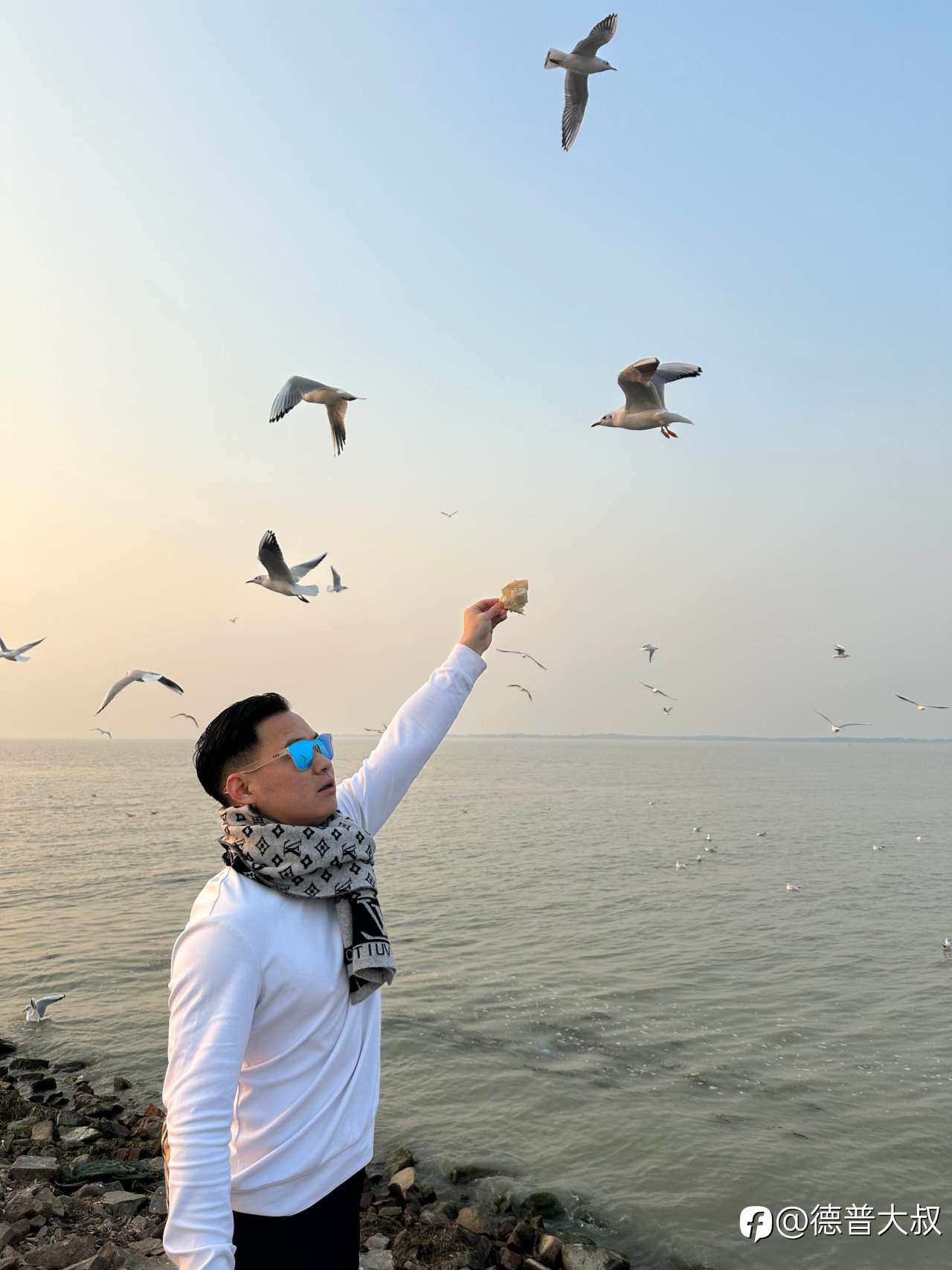 黄金警惕冲高回落,白银继续冲高