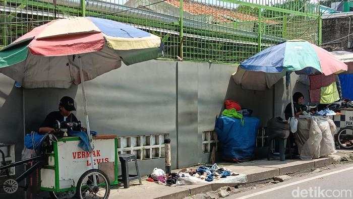Nasib Tukang Jahit Keliling Kini: Seharian Kerja Tapi Pulang Tanpa Uang
