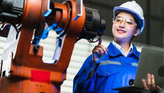 Investasi Bisa Kerek Perluas Lapangan Kerja hingga Hilirisasi