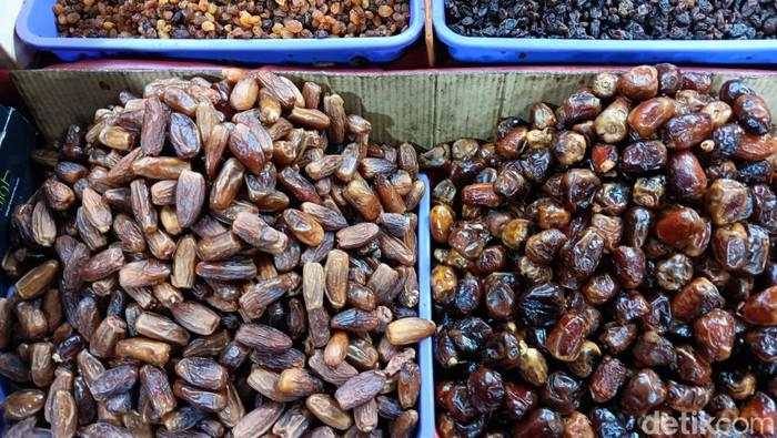 Ajwa, Medjool, hingga Sukari, Kurma Apa yang Paling Laku di Tanah Abang?