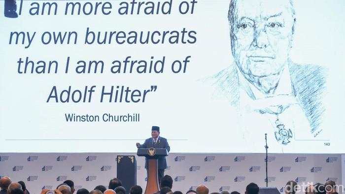 Canda Prabowo Lebih Takut Birokrat Ketimbang Kuntilanak