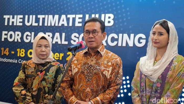 Mendag Jamin Impor Baju Bekas Cacah AS Tak Rembes ke Pasar