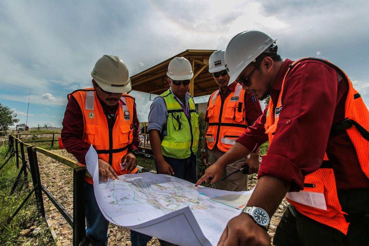 Trio Saham ADRO, ADMR, dan AADI Kompak Melesat