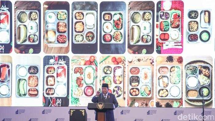 Prabowo Klaim Hasil Efisiensi Rp 300 T buat MBG, Serap 1 Juta Tenaga Kerja