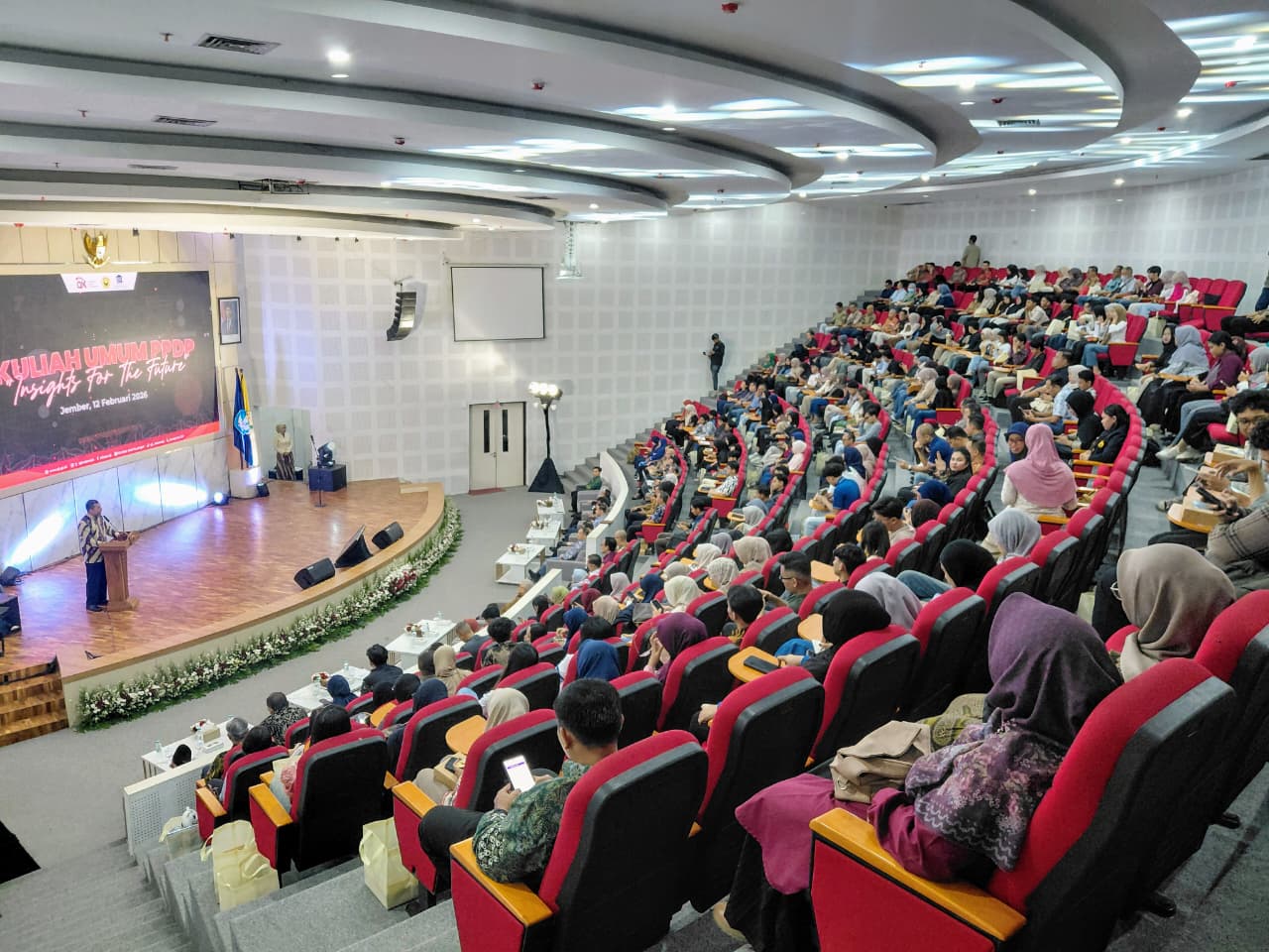 Siaran Pers: Pentingnya Literasi Asuransi untuk Perlindungan Risiko dan Kesehatan Finansial Bagi Generasi Muda, Kuliah Umum ADK OJK di Universitas Jember