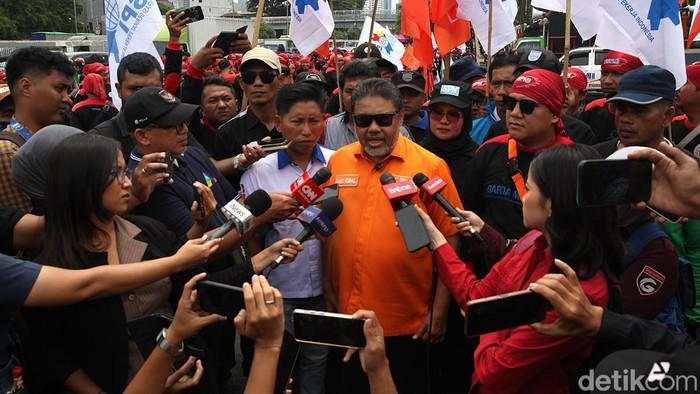 Buruh Ancam Demo 4 Maret, Tuntut THR-Rencana Impor Pickup dari India