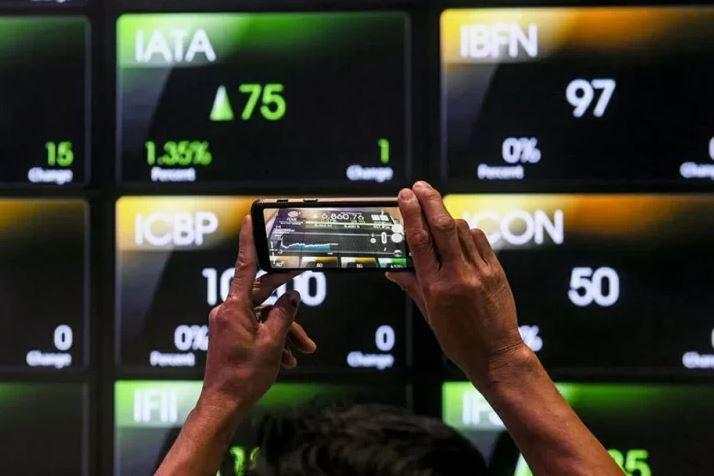 IHSG Kembali Menguat ke 8.318 saat Pembukaan, Seluruh Sektor Hijau