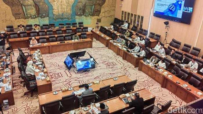 Pabrik Baterai Rp 7 T Hampir Rampung, Karyawan Dilatih di China