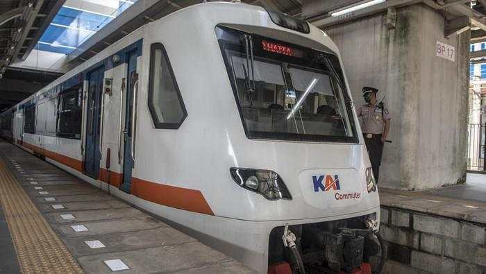 Truk Tertemper KA Bandara Soetta, Perjalanan KRL Hanya Sampai Rawa Buaya