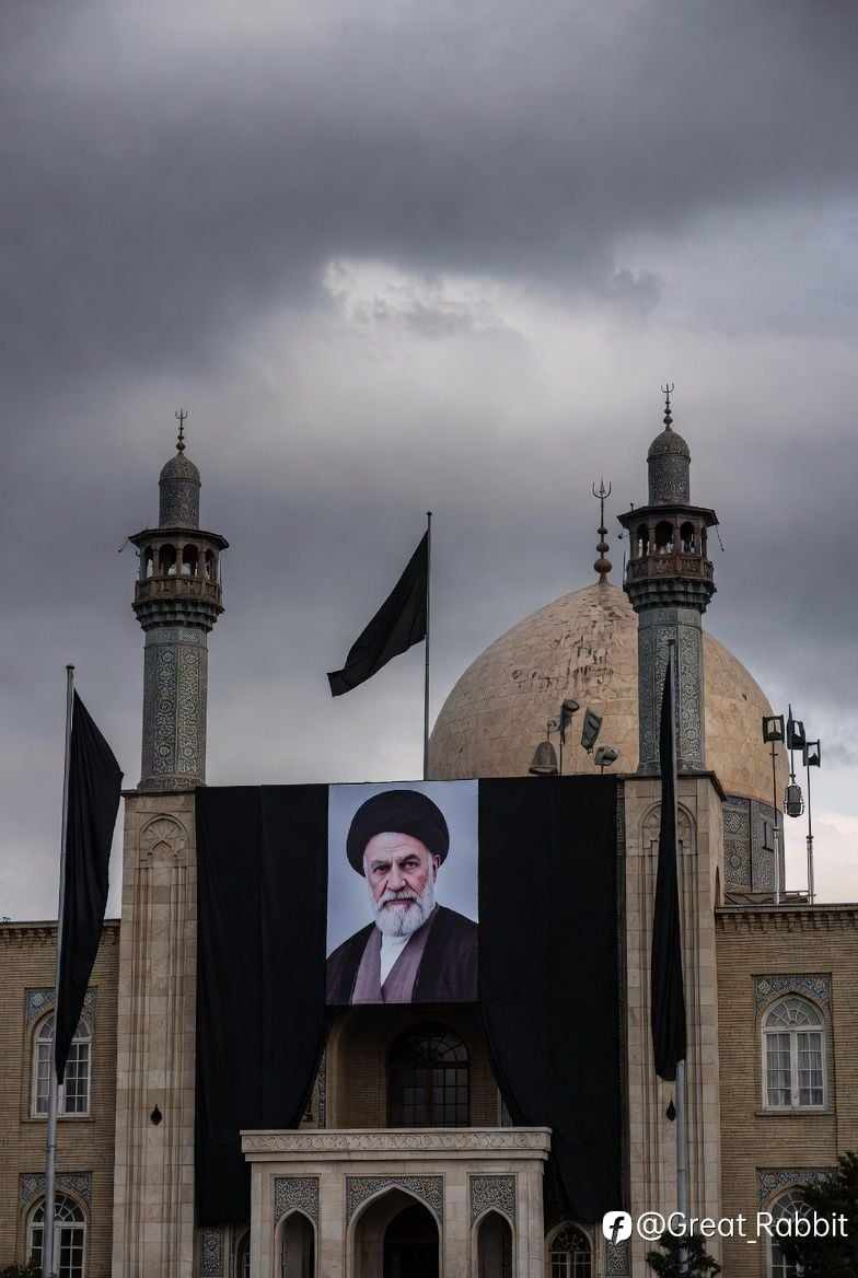 周末不眠夜与开盘的“跳空狙击”:站上$5270的黄金,今天该恐惧还是贪婪?