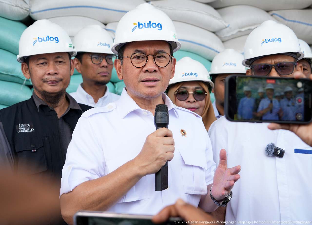 Pemantauan Ketersediaan Stok Beras di Gudang SRG Kabupaten Pidie oleh Menteri Perdagangan