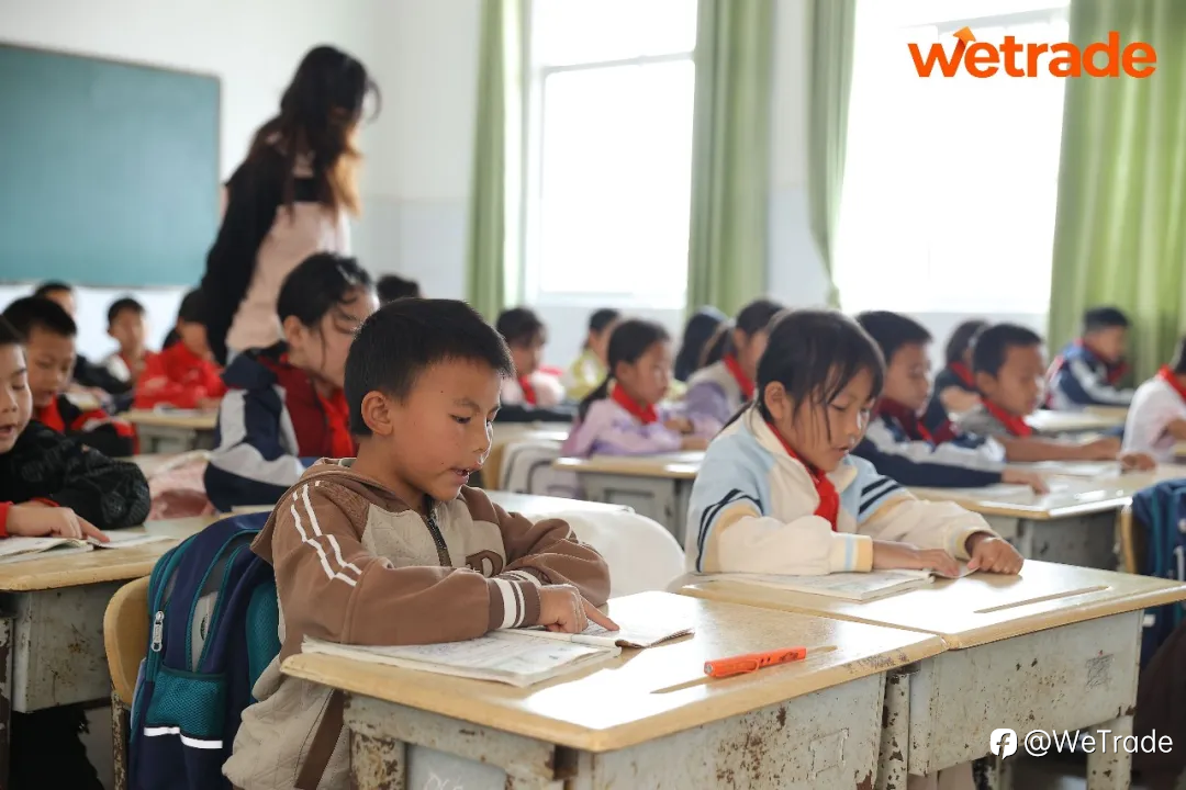 WeTrade携手红十字会,为大地山学子送去春天