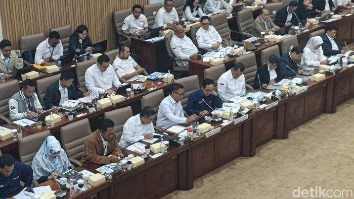 Bos Antam Ngadu ke DPR, Minta Transaksi Perak Domestik Bebas PPN 12%