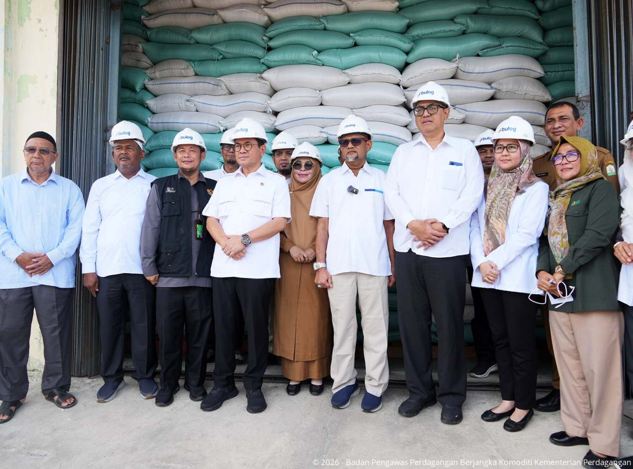 Pemantauan Ketersediaan Stok Beras di Gudang SRG Kabupaten Pidie oleh Menteri Perdagangan