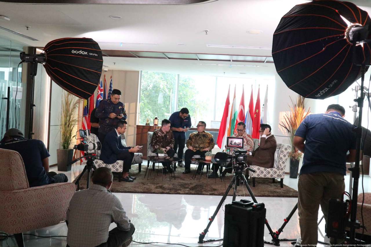 Bappebti Kupas Tuntas Perdagangan Pasar Fisik Emas secara Digital dalam Program Dialog BeritaSatu TV