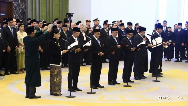 Bos Baru OJK Fokus Pulihkan Kepercayaan Investor Pasar Modal