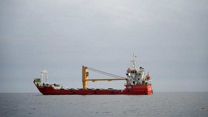 Tanpa Gangguan, Kapal Pesiar Milik Teman Putin Ini Bisa Lintasi Selat Hormuz
