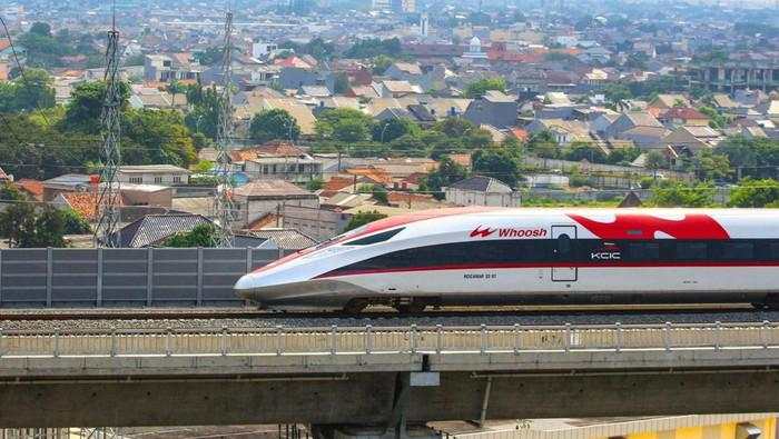 Bocoran soal Operator Kereta Cepat Bakal Diambil Alih Kemenkeu