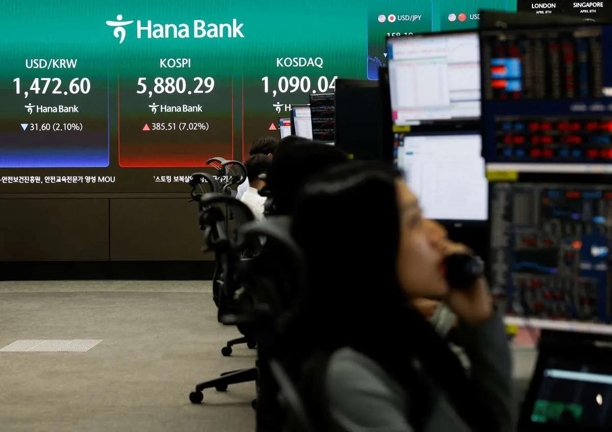 Bursa Korea Selatan Terkoreksi Rabu (22/4), Aksi Ambil Untung Tekan Saham Chip
