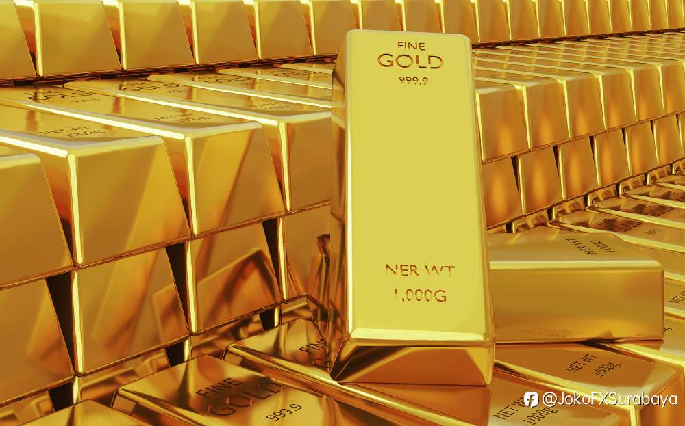 Harga Emas Melemah Tipis, Tertekan Sikap Agresif Bank Sentral